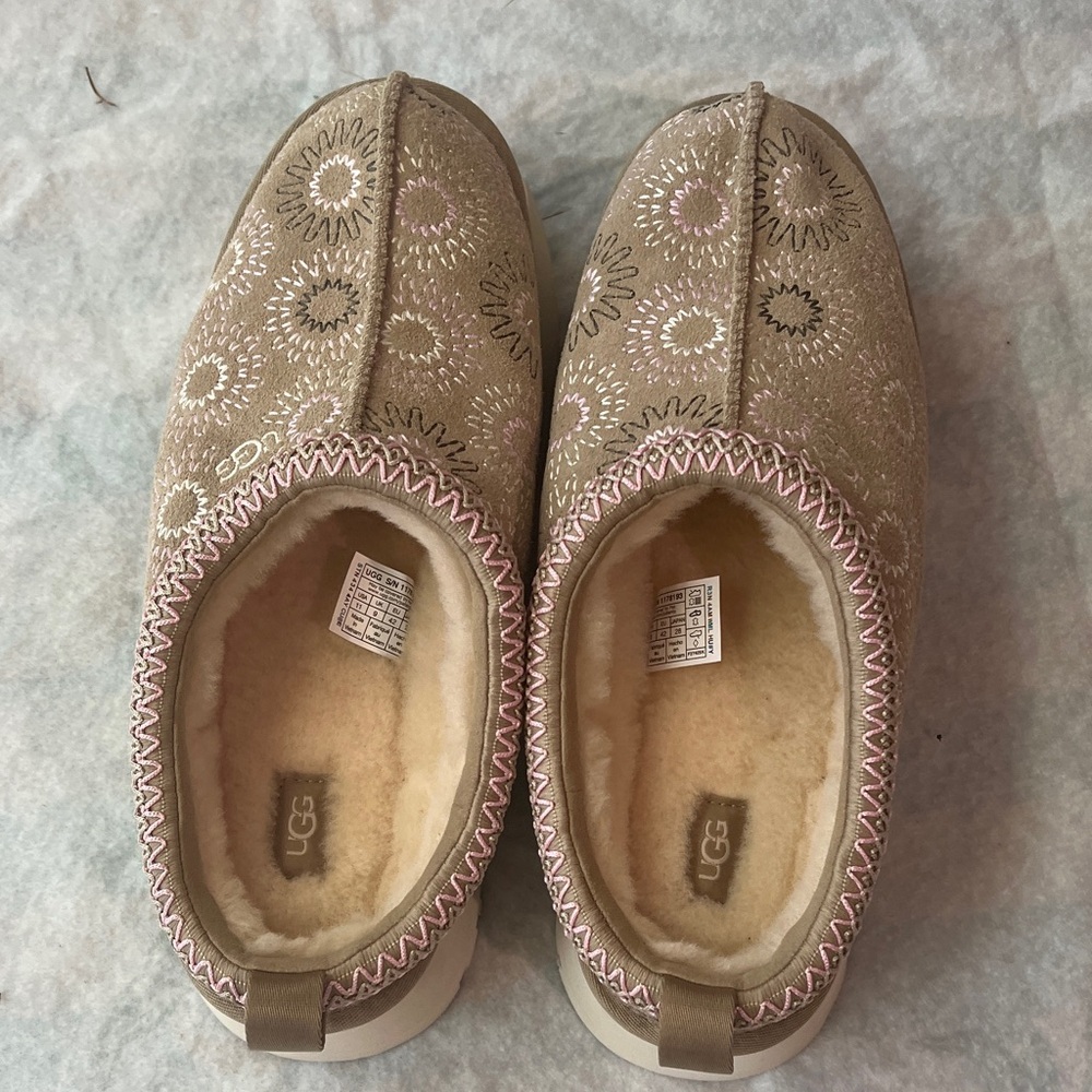 NUGG TAZZ SLIPPERS SUN STITCH MUSTARD SEED embroidered size 11 - Picture 4 of 9